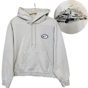 Nike Skateboarding Hoodie TRUCKIN’ Men’s Size M Beige Semi Truck Back Graphic
